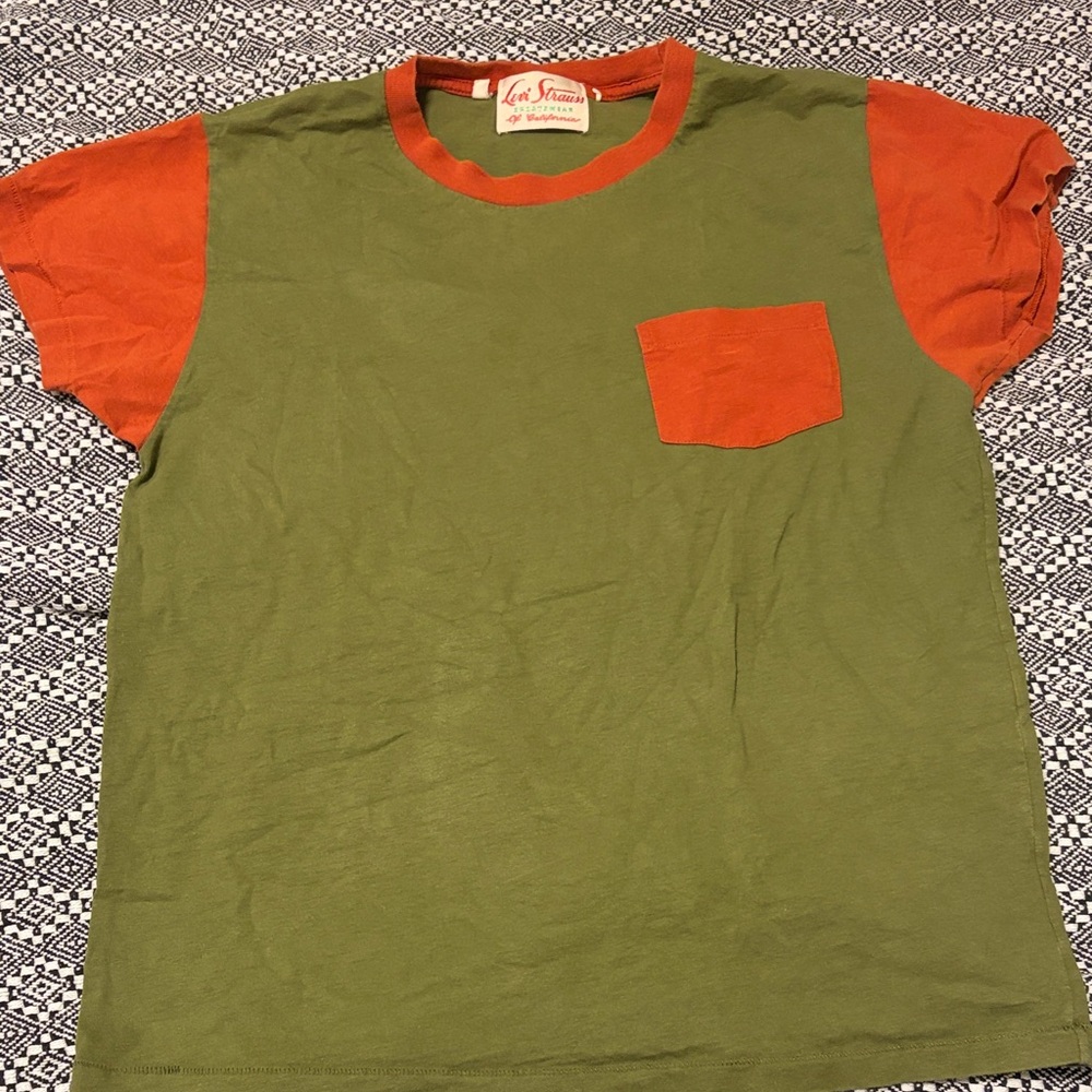 Levi's Green and Red Short Sleeve Tee